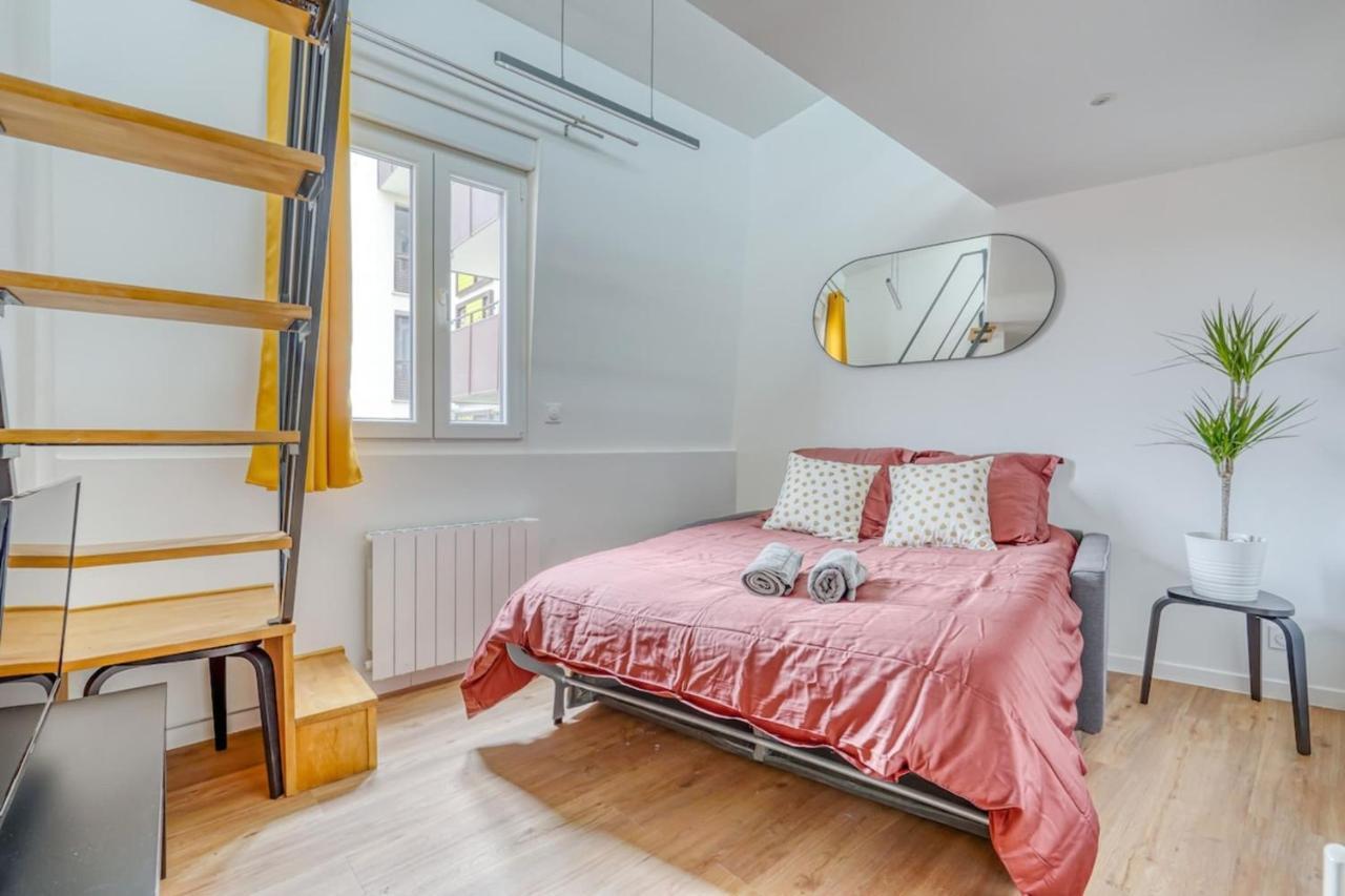 Appartement Studio mezzanine 3-4 pers tout équipé WIFI à Montreuil  Extérieur photo