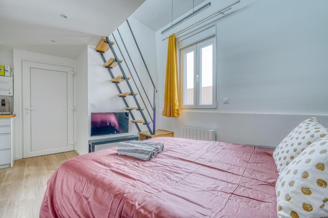 Appartement Studio mezzanine 3-4 pers tout équipé WIFI à Montreuil  Extérieur photo